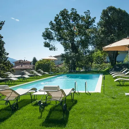 Sleeps 10 Pool Air Con Wifi *