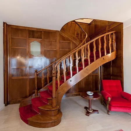 Sleeps 10 Pool Air Con Wifi *