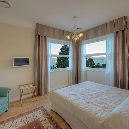 Sleeps 10 Pool Air Con Wifi