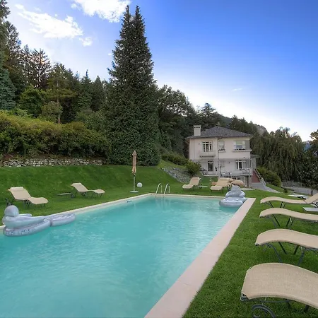 Sleeps 10 Pool Air Con Wifi